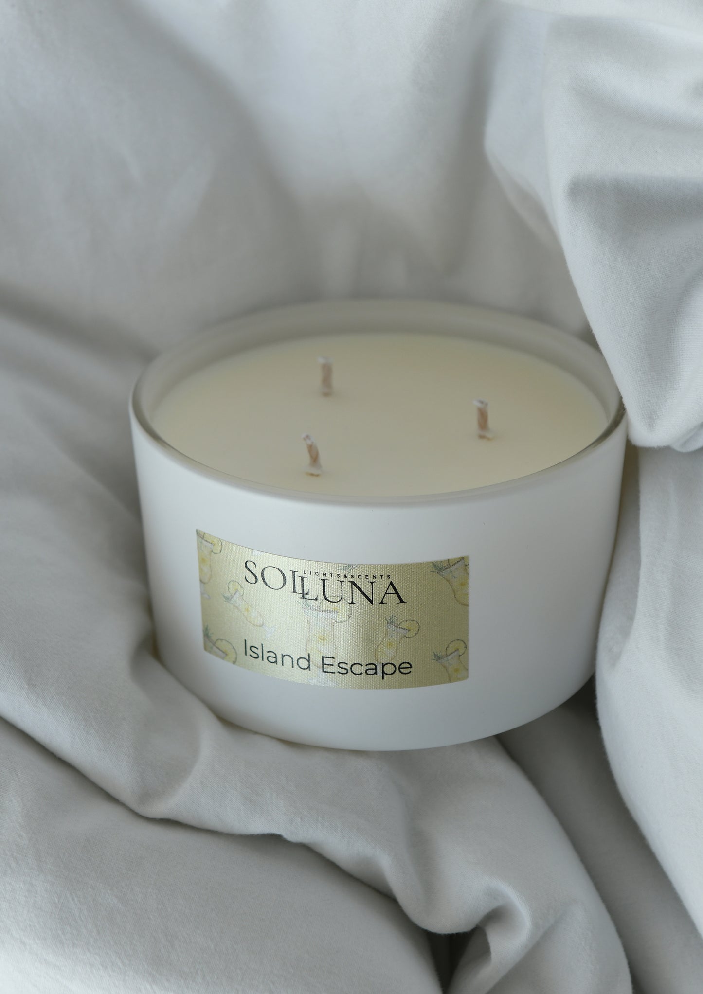 3-Wick Candle Island Escape